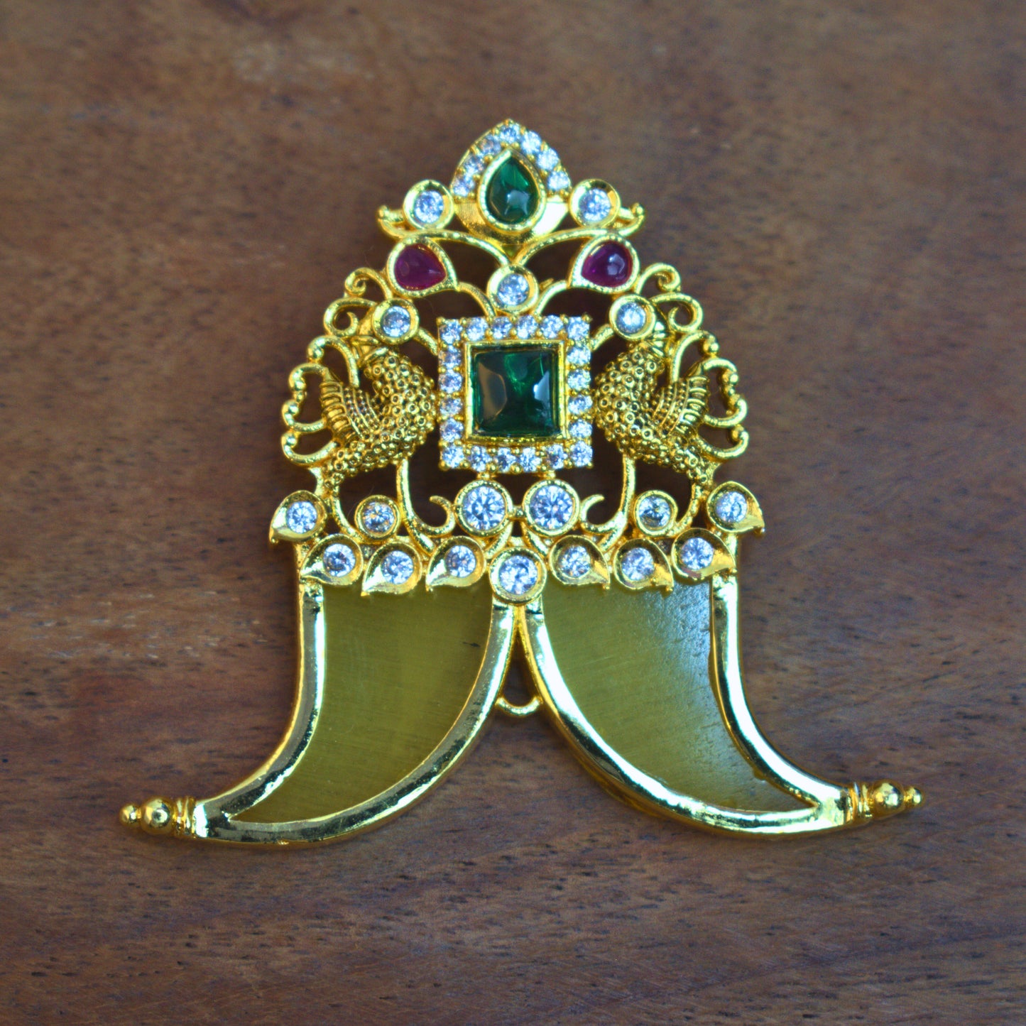 Udbhava Traditional Nakshi Pendant with Green Stone – Temple Jewellery Design
